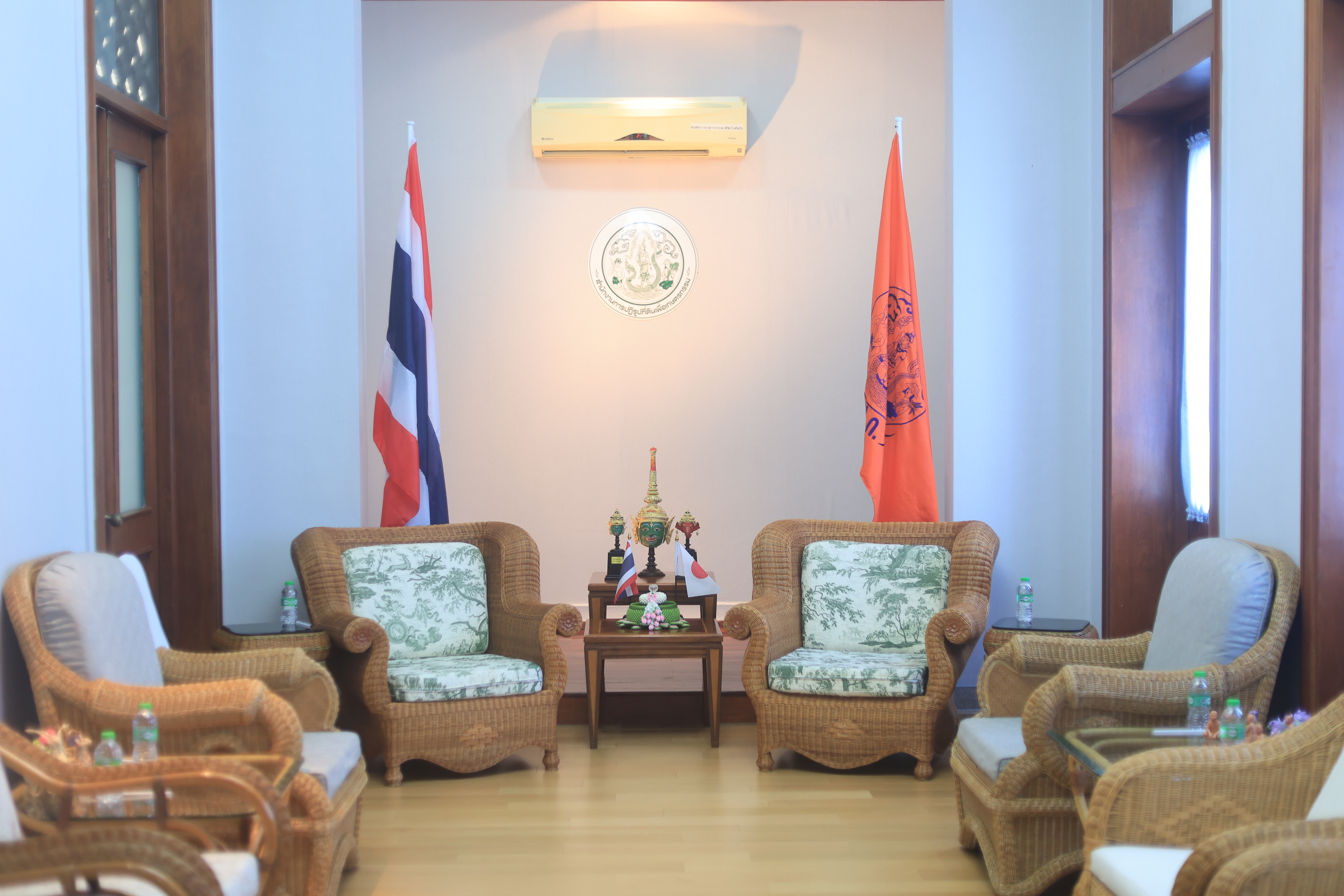 title - ส.ป.ก. ร่วมต้อนรับผู้แทนกระทรวงเกษตรฯ ญี่ปุ่น (MAFF) เข้าคารวะอดีตรมว.เกษตรฯ ไทย ร่วมแบ่งปันวิสัยทัศน์หนุน “การเกษตร” เป็นรากฐานเชิงยุทธศาสตร์และความมั่นคงระดับชาติ